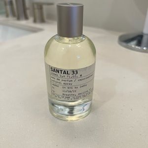 Full bottle of Santal 33